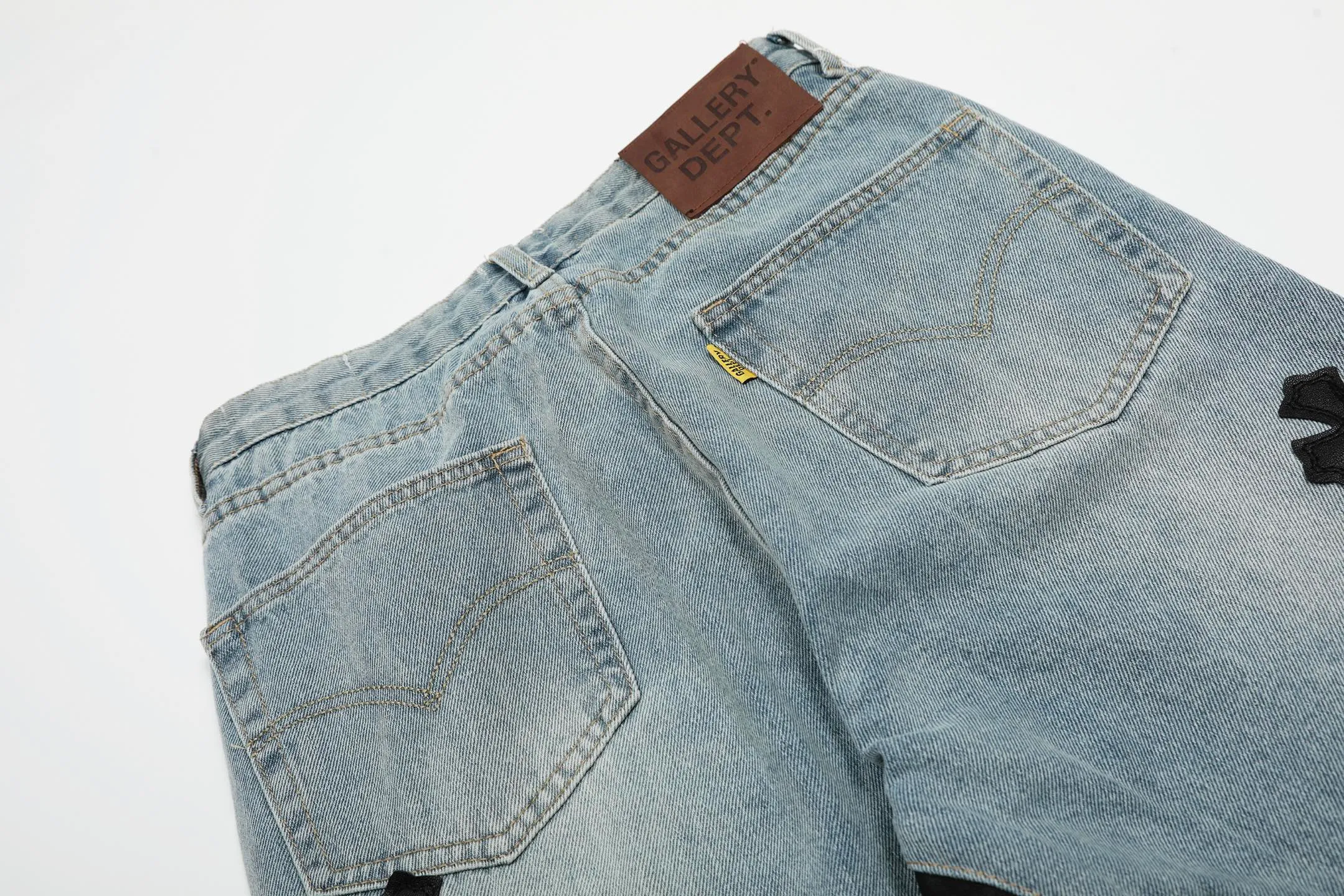 #8148 P290💰 Independent GALLERY DEPT. Vintage multi-leather splicing black leather cross loose washed flared jeans - truly restore the ultimate texture of Vintage - original hardware accessories washed and other elevators, QR code analysis are all purchased from the original factory, high degree of restoration, you are welcome to compare with a certain product ~ - three-dimensional version Loose and comfortable, not picky about the figure, tall and slim, factory Seiko, original factory quality control, same style for men and women, can be matched with couples, versatile recommendation Essential jeans for all seasons - sizes: 28 30 32 34 36